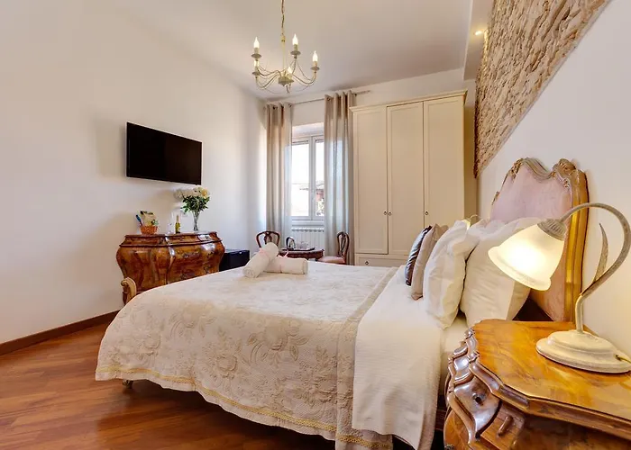 Little Rhome Nocleg ze śniadaniem 4*