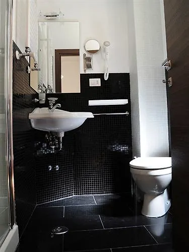 Little Rhome Nocleg ze śniadaniem 4*